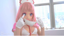 かわいい看護婦さん窒息ゲームを受ける
